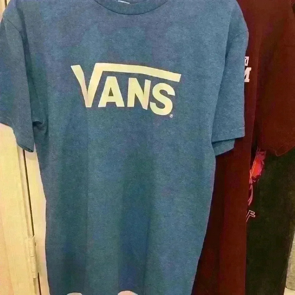 Men’s Medium Printed Tees - Picture 4 of 5